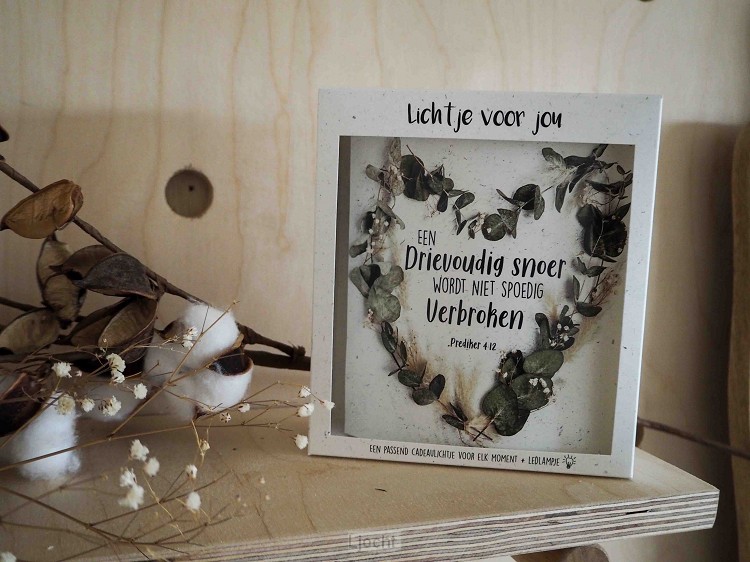 Lichtje voor jou: Een drievoudig snoer