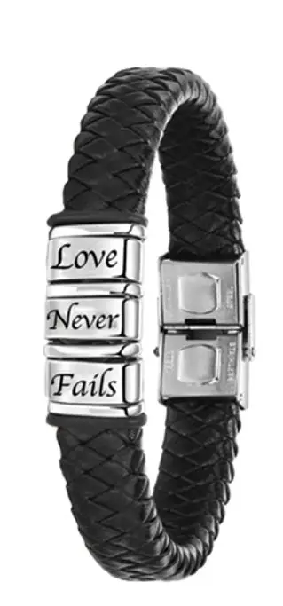 Bracelet love never fails